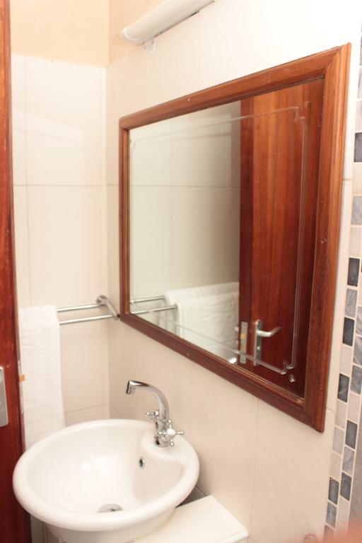 Moffat Court Boutique Hotel มอมบาซา ภายนอก รูปภาพ
